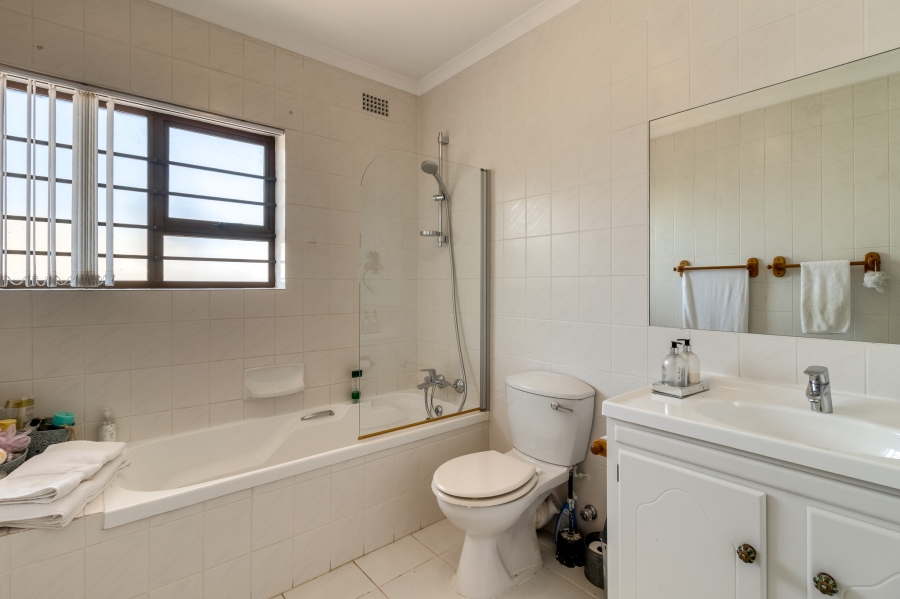 3 Bedroom Property for Sale in Die Wingerd Western Cape